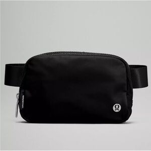 lululemon Everywhere Belt Bag